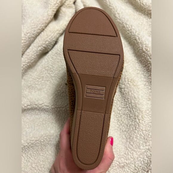 NWT TOMS Kala Suede Wedge Bootie Women’s various sizes - Picture 5 of 8